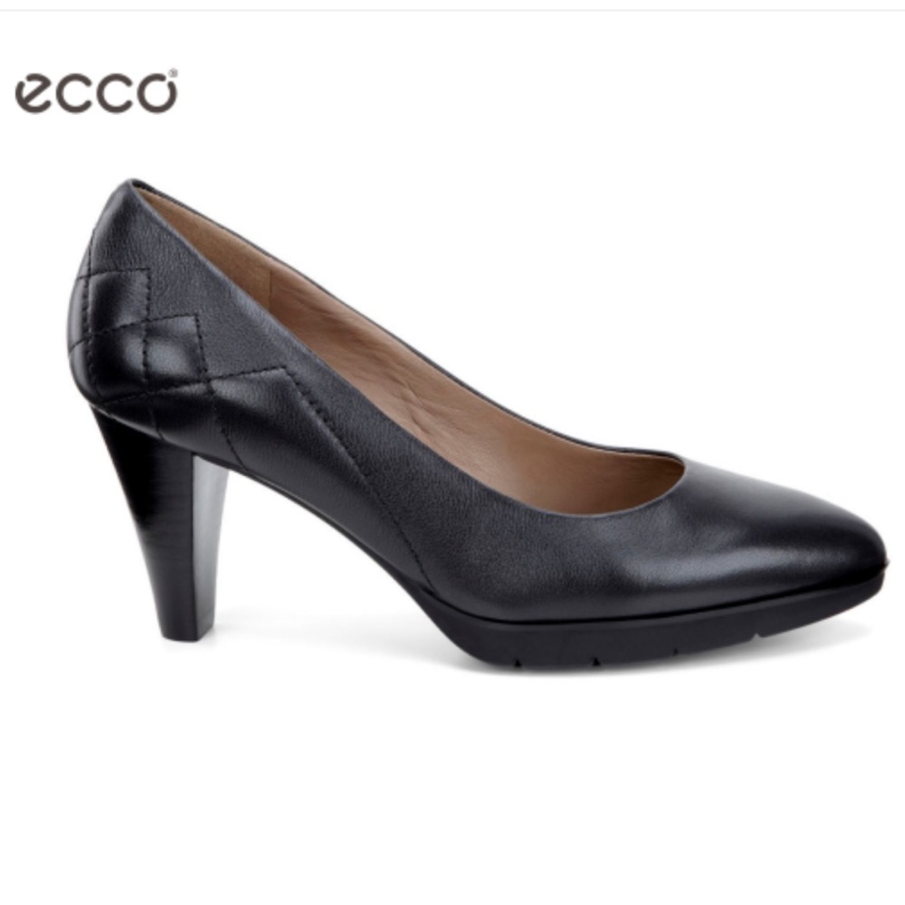 ECCO Albertville Black Quilted leather Pump women’s size 9.5